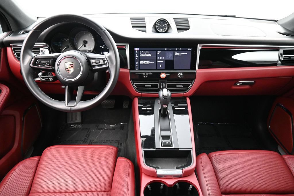 Certified 2023 Porsche Macan S AWD/4WD image 6