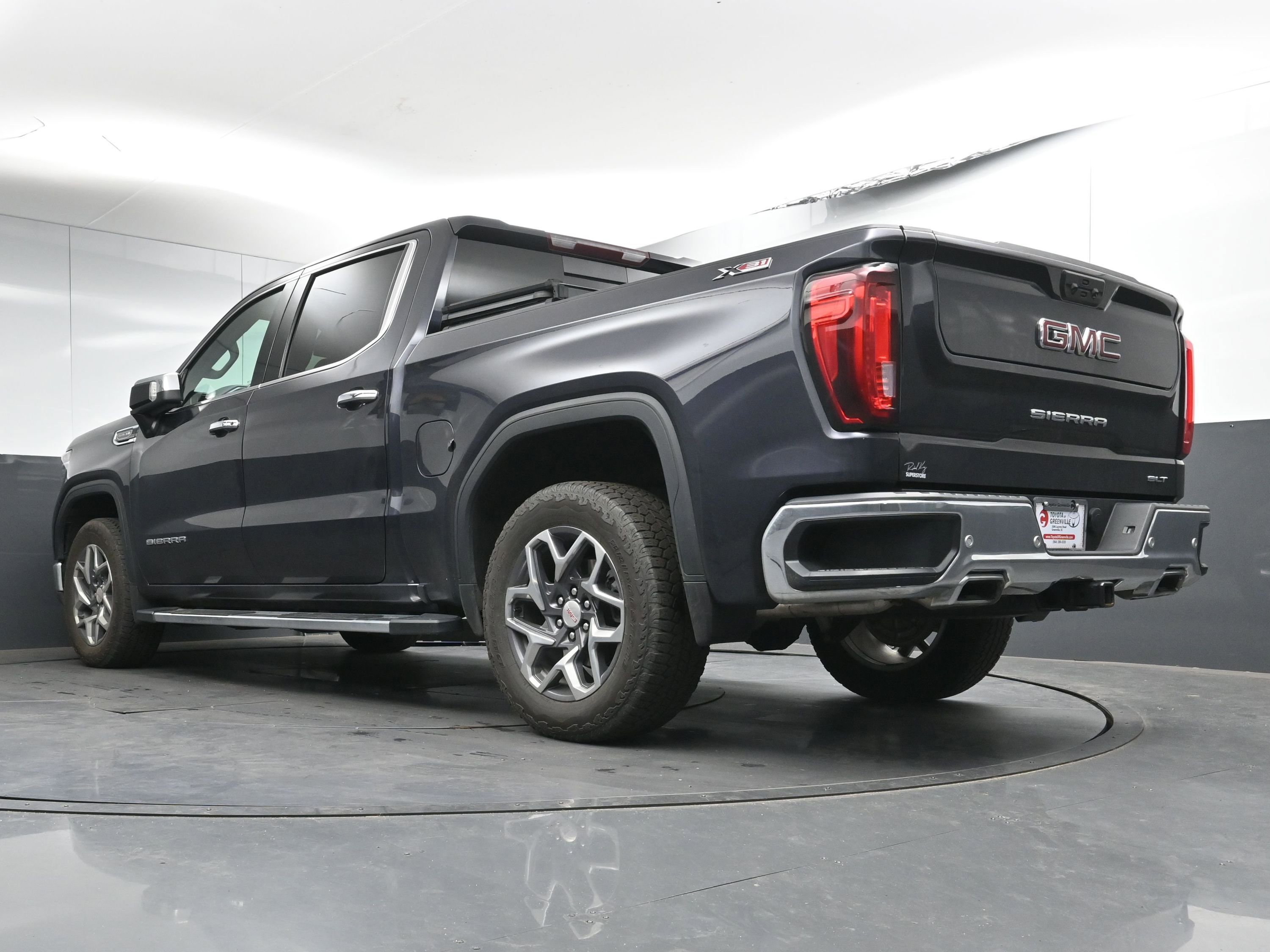 Used 2024 GMC Sierra 1500 SLT w/ SLT Premium Plus Package image 30