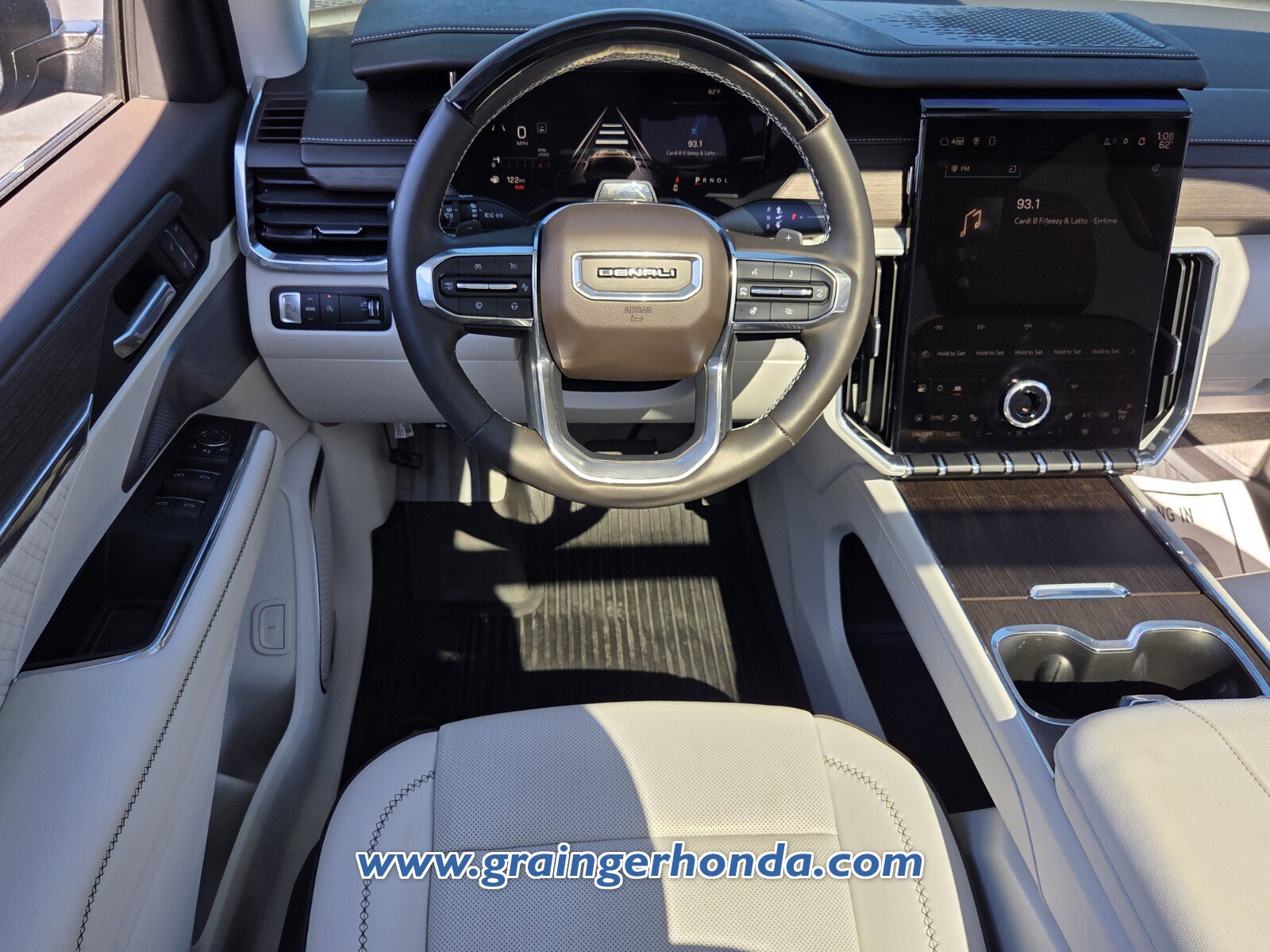 Used 2024 GMC Acadia Denali w/ Super Cruise Package image 11