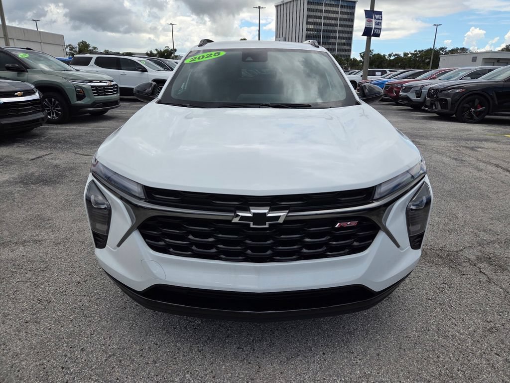 Used 2025 Chevrolet Trax RS w/ Driver Confidence Package FWD image 18