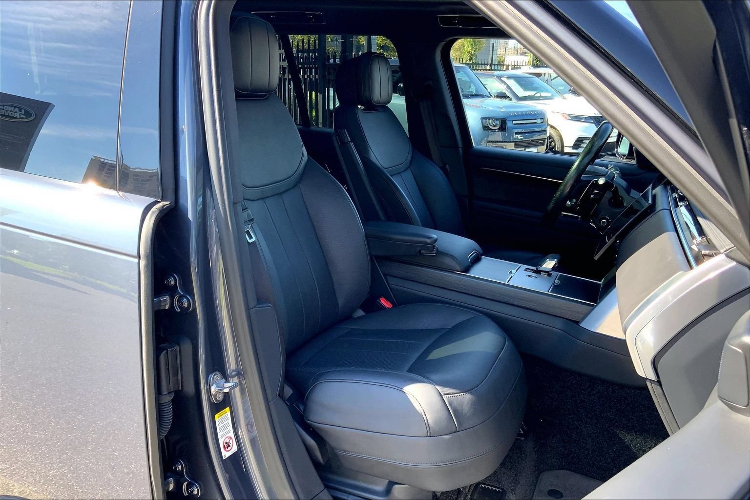 Certified 2024 Land Rover Range Rover SE AWD/4WD image 8