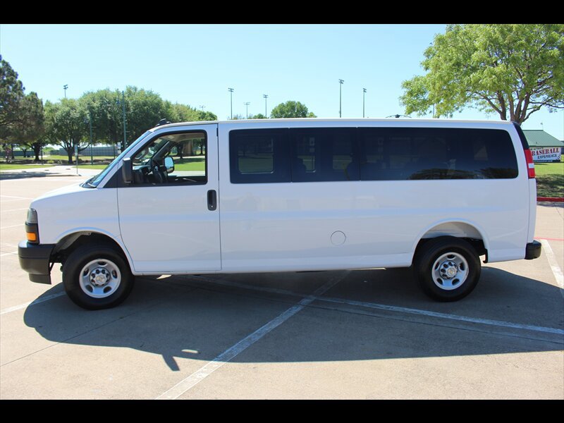 Used 2025 Chevrolet Express 3500 LS RWD image 3