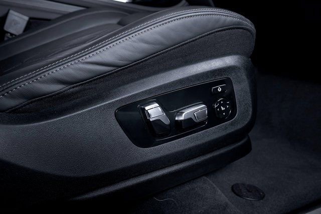 Used 2025 BMW ALPINA XB7 image 64