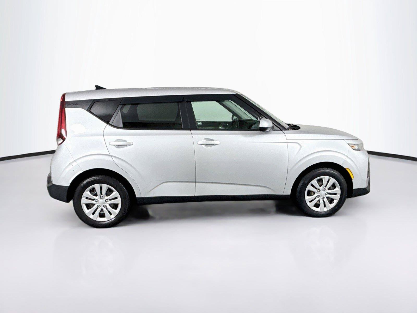 Used 2021 Kia Soul LX FWD image 9