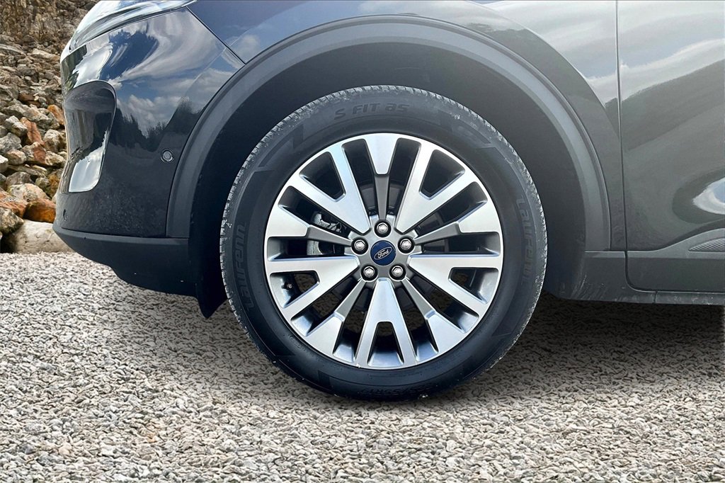 Used 2021 Ford Escape Titanium image 9