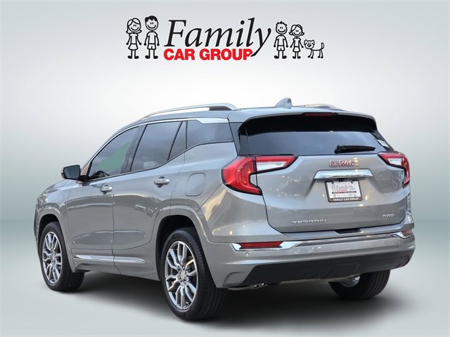 Used 2024 GMC Terrain Denali w/ Denali Premium Package image 3