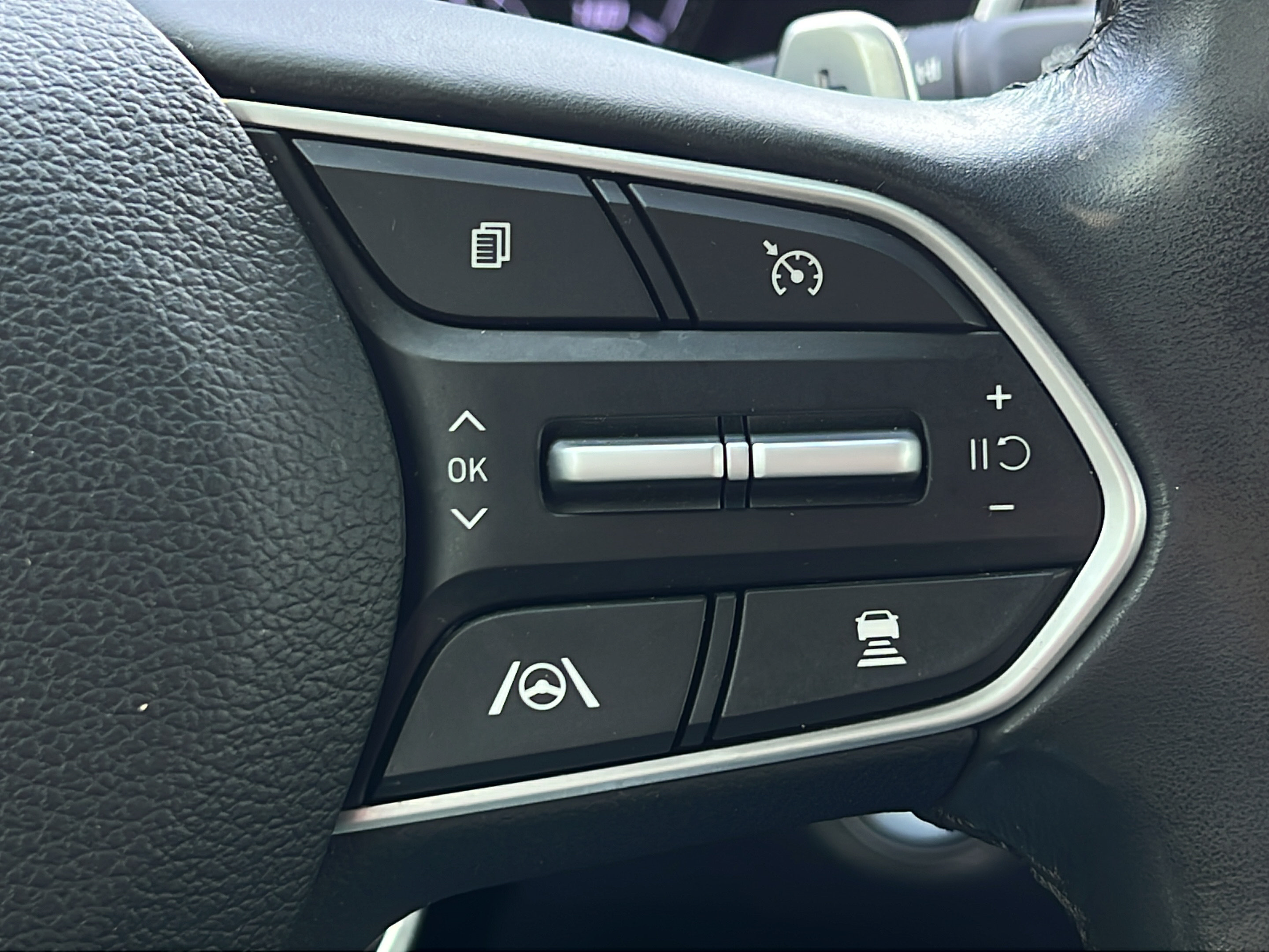 Used 2023 Hyundai Santa Fe SEL FWD image 24