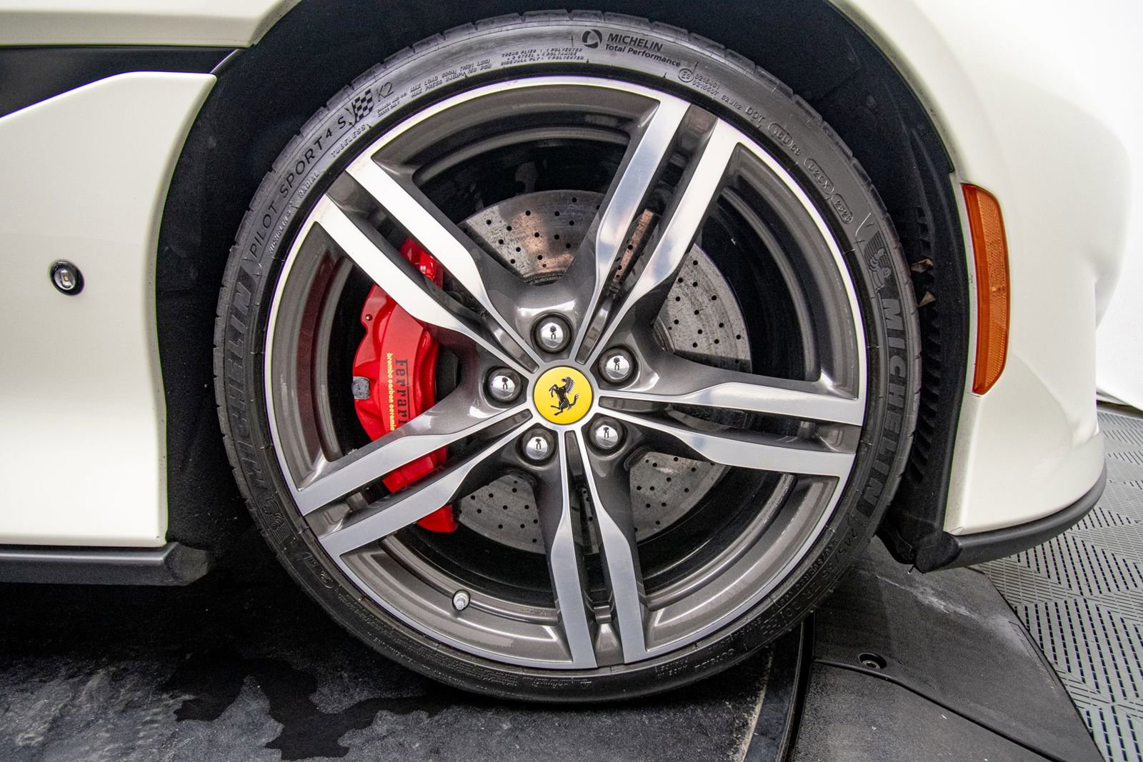 Used 2019 Ferrari Portofino RWD image 50