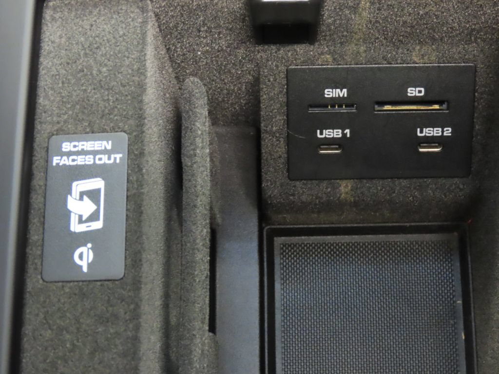 Certified 2024 Porsche Macan Turbo AWD/4WD image 30