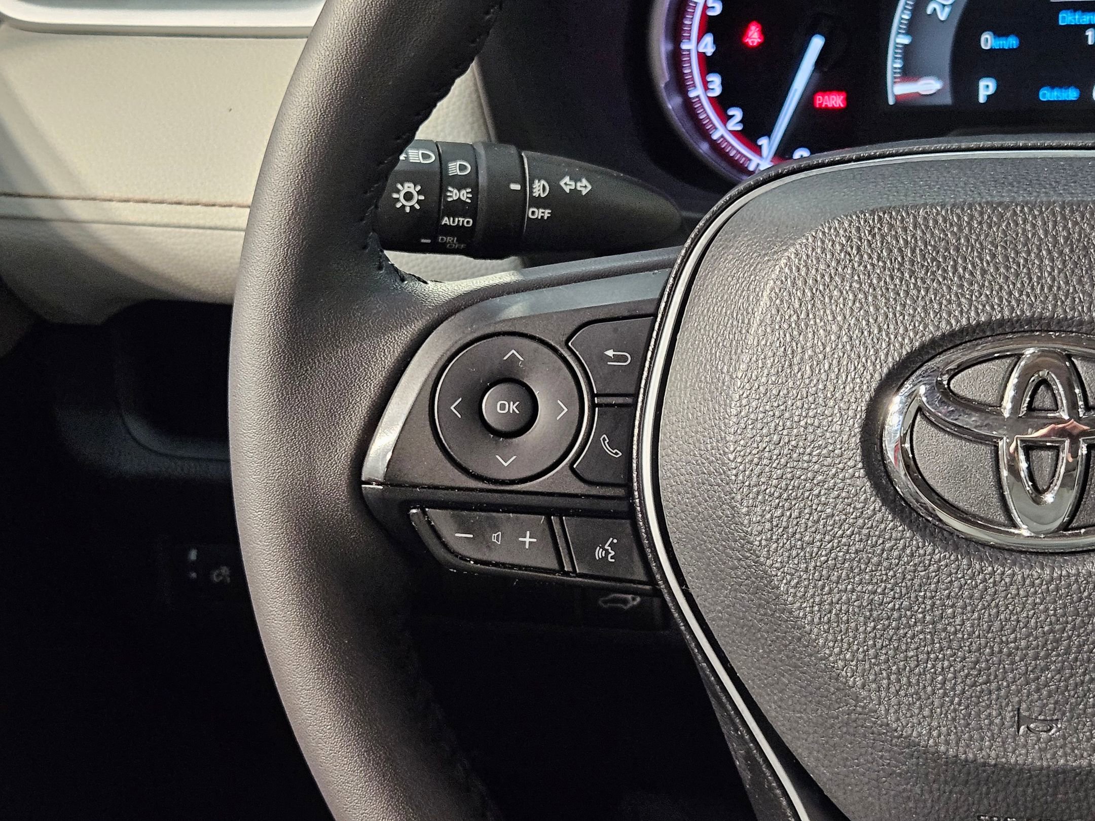 Certified 2025 Toyota RAV4 XLE Premium FWD image 28