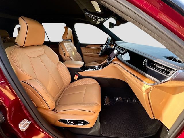 Used 2024 Jeep Grand Cherokee Summit image 11