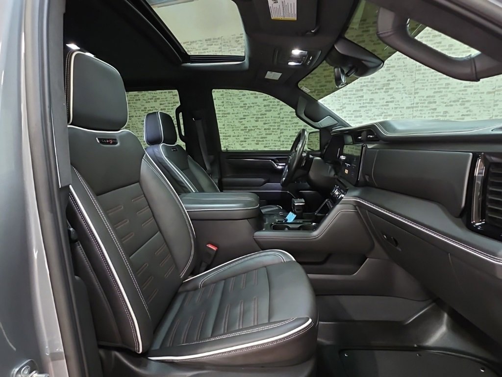 Used 2024 GMC Sierra 1500 AT4X image 11