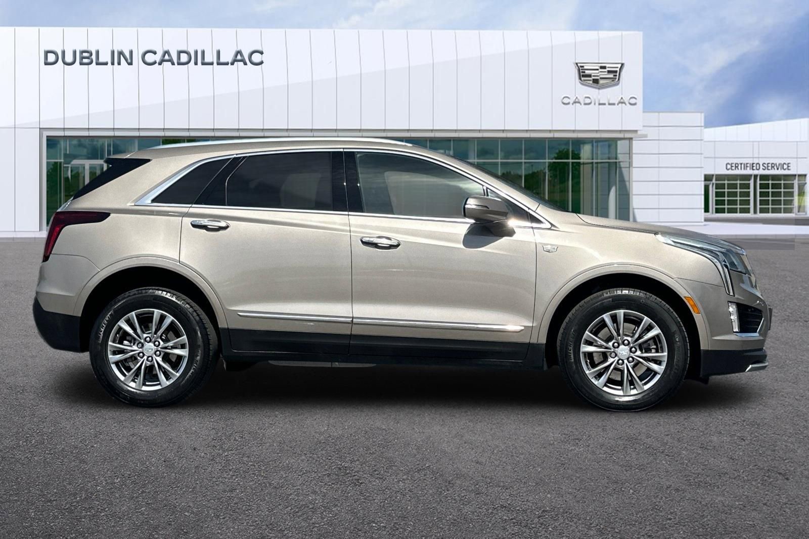 Certified 2023 Cadillac XT5 Premium Luxury image 3