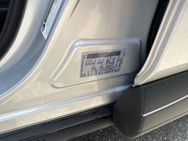 Used 2024 Nissan Rogue S FWD image 33