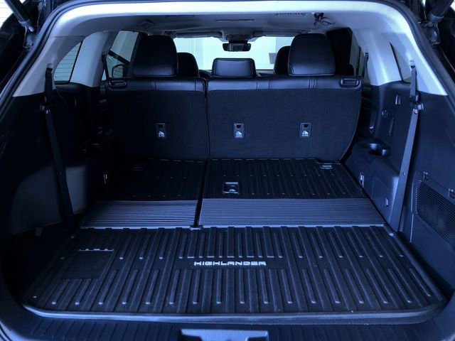 Used 2022 Toyota Highlander XLE image 32