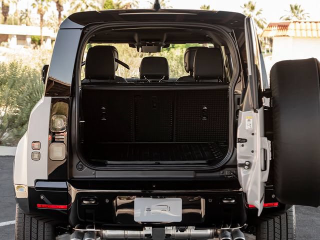 New 2026 Land Rover Defender 110 X-Dynamic SE AWD/4WD image 25