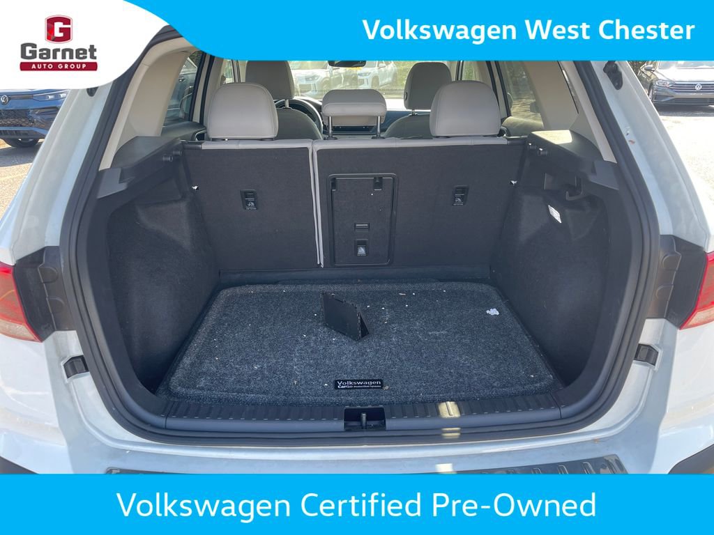 Used 2024 Volkswagen Taos SE w/ Panoramic Sunroof Package AWD/4WD image 17