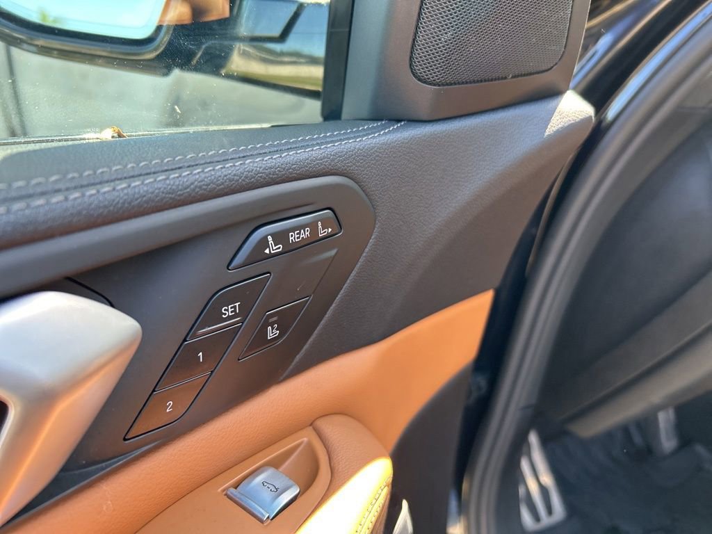 Used 2021 BMW X7 xDrive40i w/ M Sport Package image 40