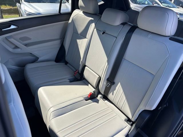 Used 2022 Volkswagen Tiguan SE R-Line image 30