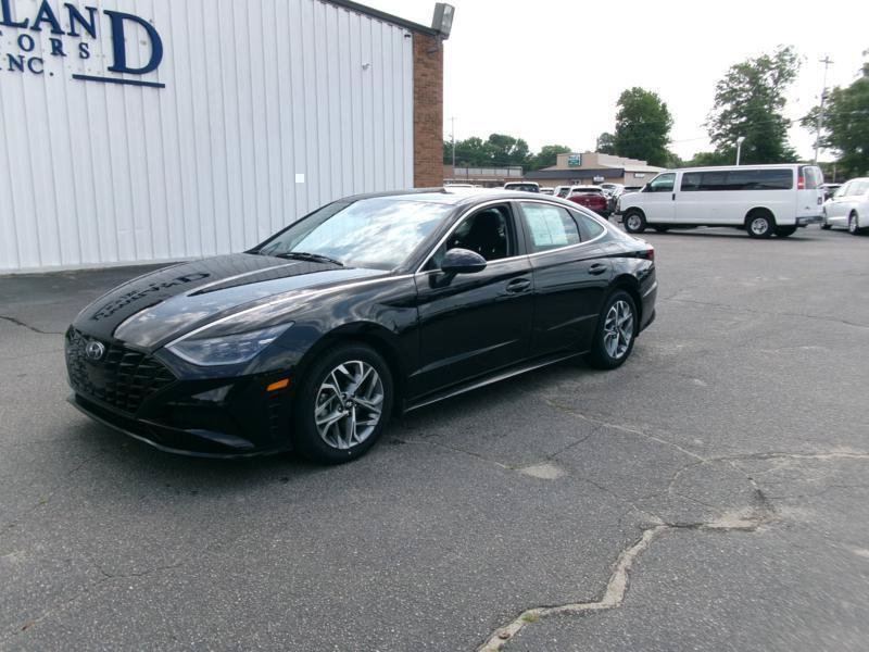 Used 2023 Hyundai Sonata SEL FWD image 2
