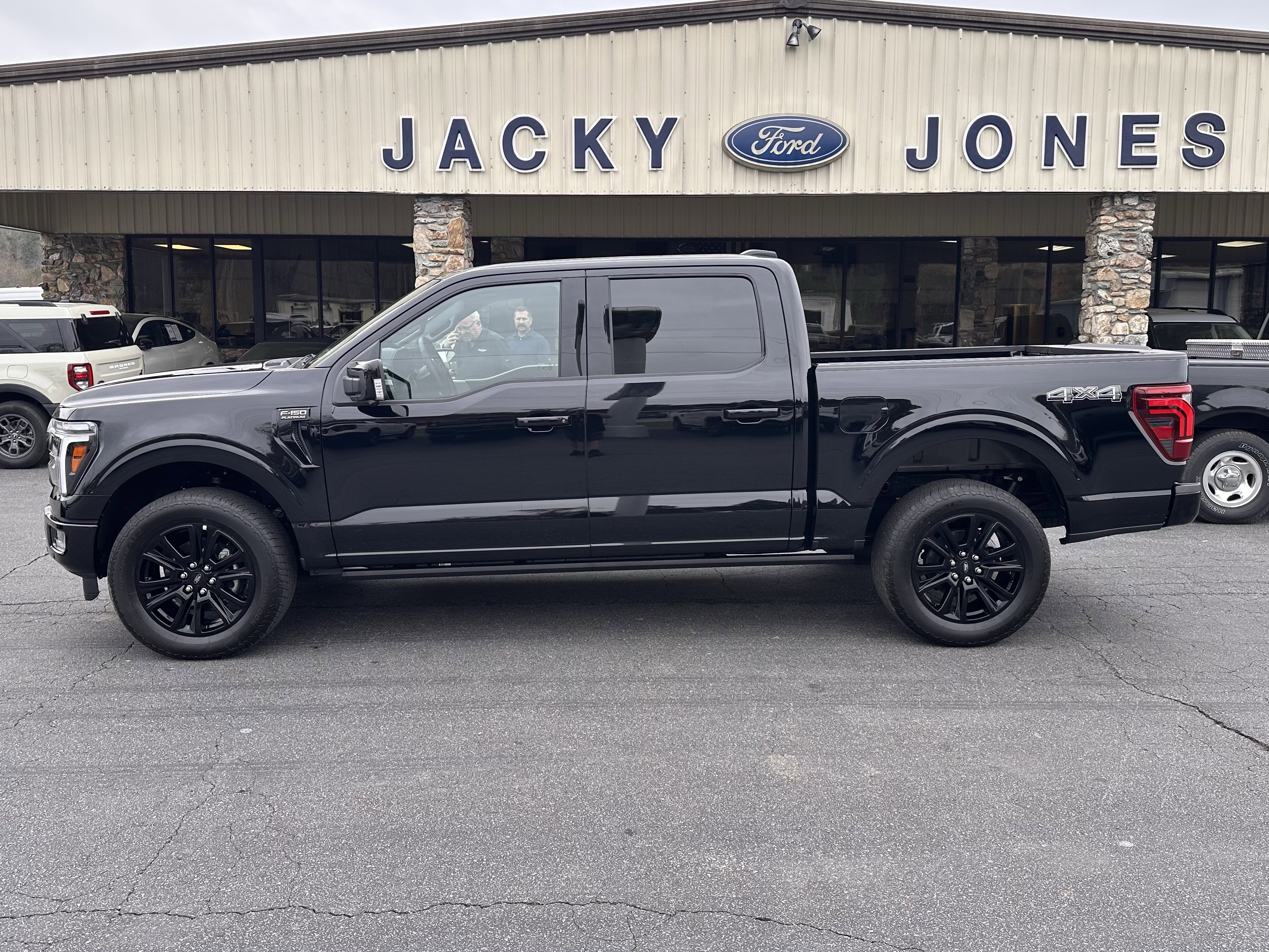 Used 2025 Ford F150 Platinum w/ Equipment Group 702A High image 1