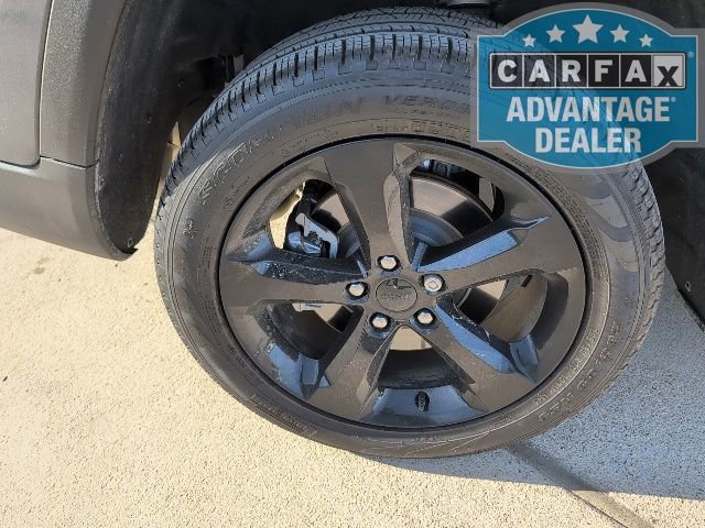 Used 2025 Jeep Grand Cherokee L Limited w/ Black Appearance Package image 4