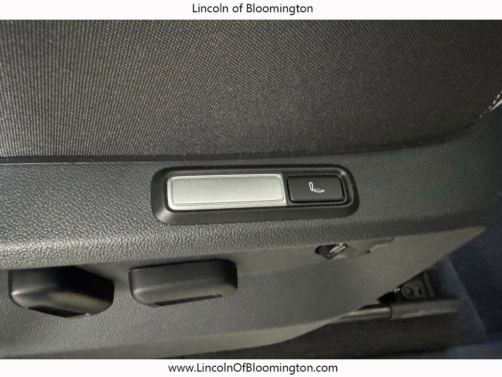 Used 2025 Volkswagen Atlas Cross Sport SEL Premium R-Line image 18