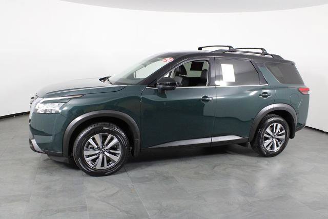 Certified 2024 Nissan Pathfinder SL w/ Cargo Package FWD image 14