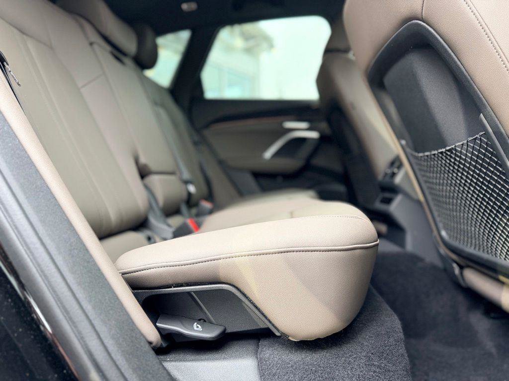 Certified 2025 Audi Q5 Premium w/ Convenience Package AWD/4WD image 18