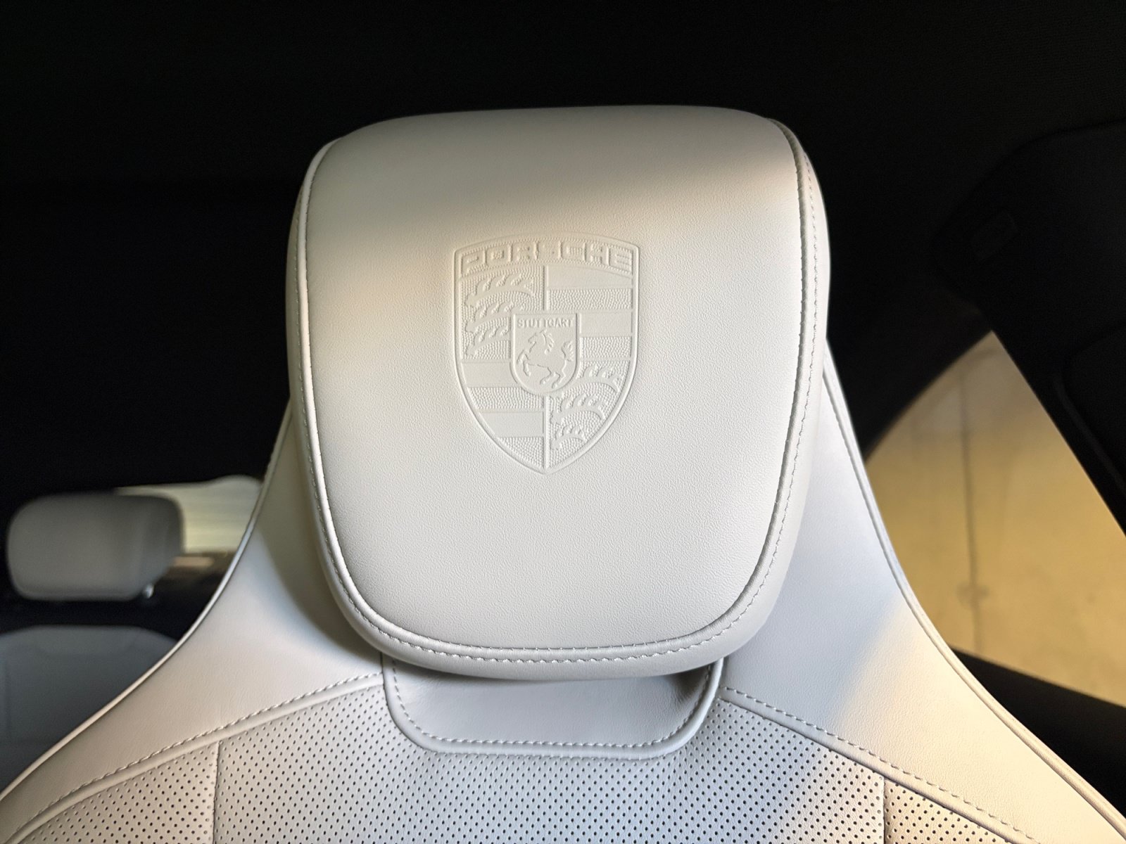 Certified 2022 Porsche Taycan 4S AWD/4WD image 43
