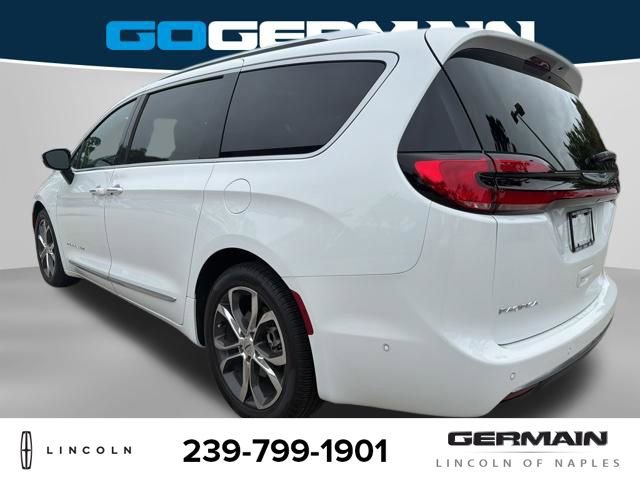 Used 2023 Chrysler Pacifica Pinnacle image 5
