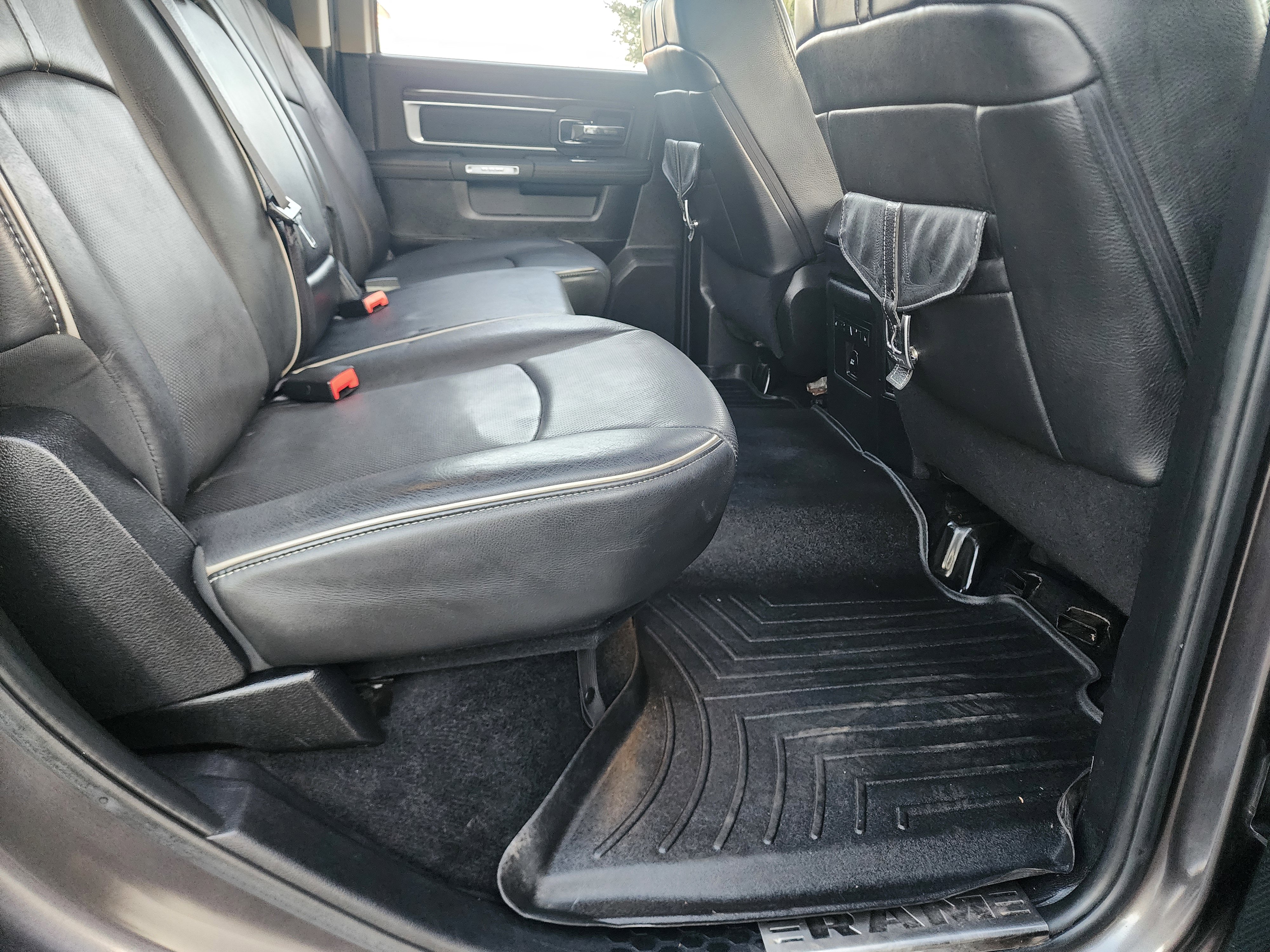 Used 2015 RAM 1500 Limited image 14