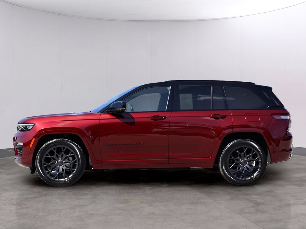 Used 2025 Jeep Grand Cherokee Summit w/ Obsidian Package AWD/4WD image 4