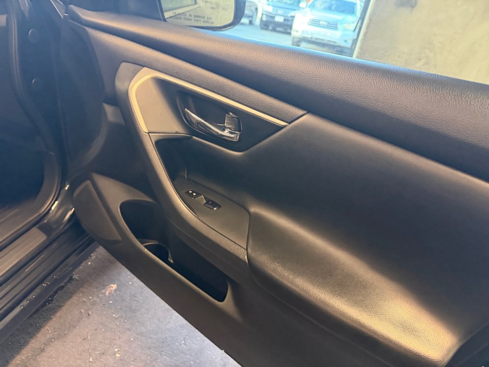 Used 2017 Nissan Altima 2.5 SV FWD image 35