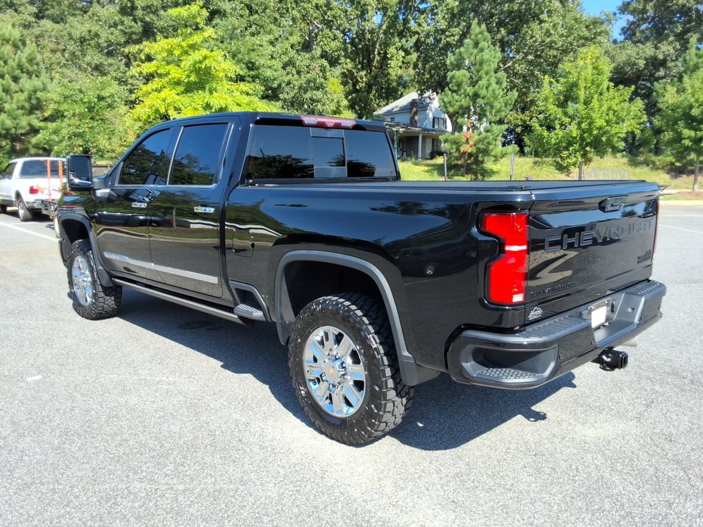 Used 2024 Chevrolet Silverado 3500 High Country w/ High Country Premium Package AWD/4WD image 7