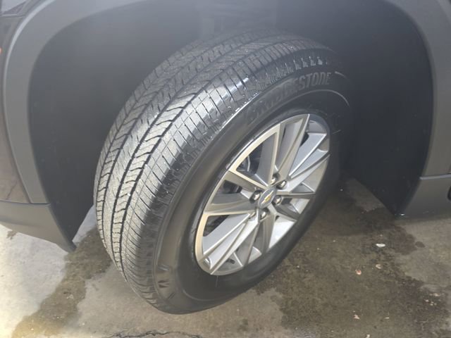 Used 2023 Chevrolet Traverse LT image 32