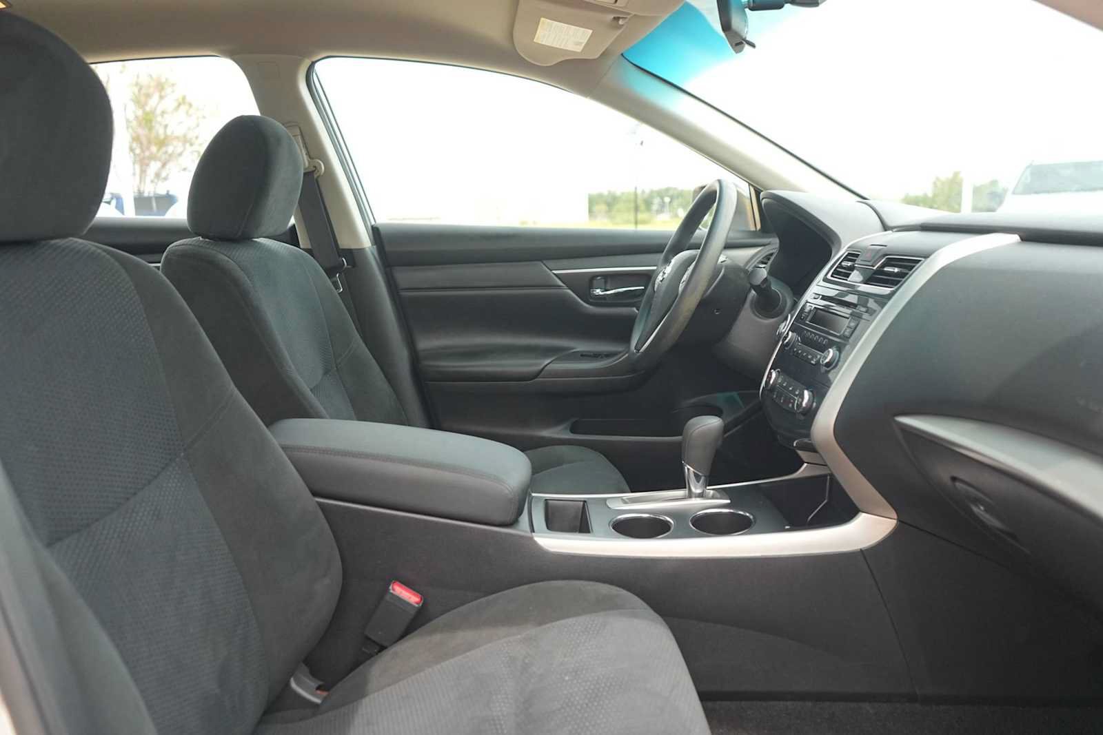 Used 2015 Nissan Altima 2.5 S w/ Power Driver Seat Package FWD image 15