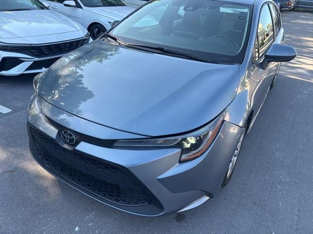 Used 2022 Toyota Corolla LE FWD image 2