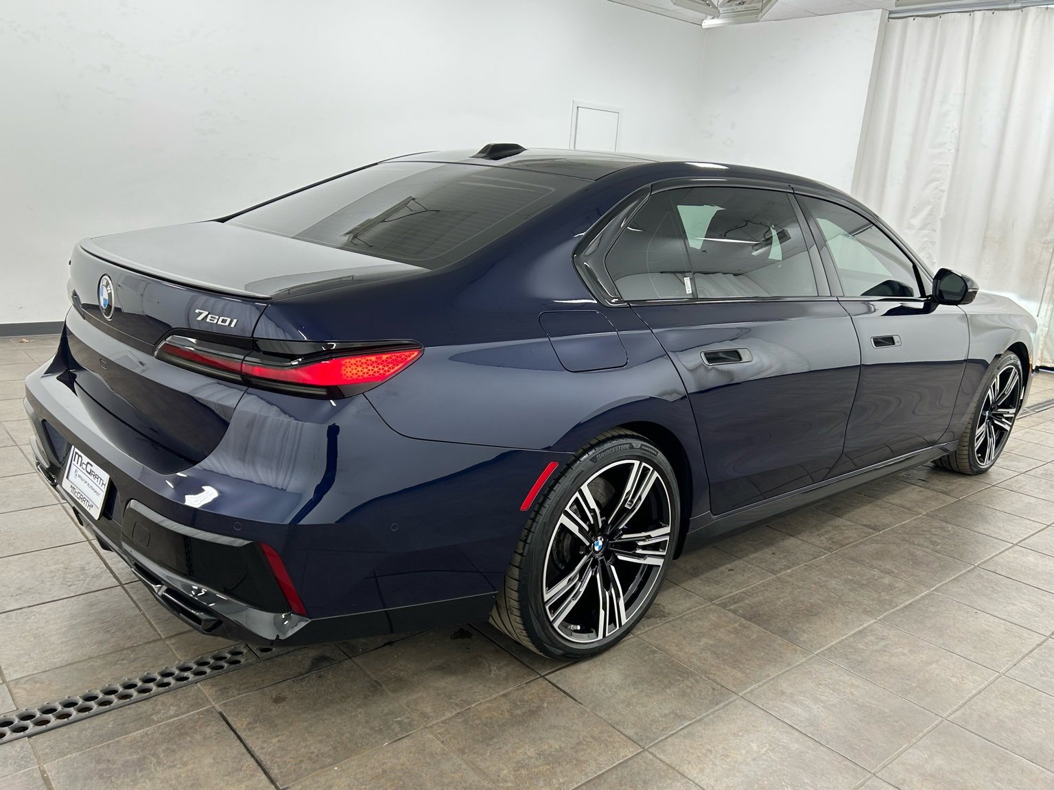 Used 2023 BMW 760i xDrive image 5