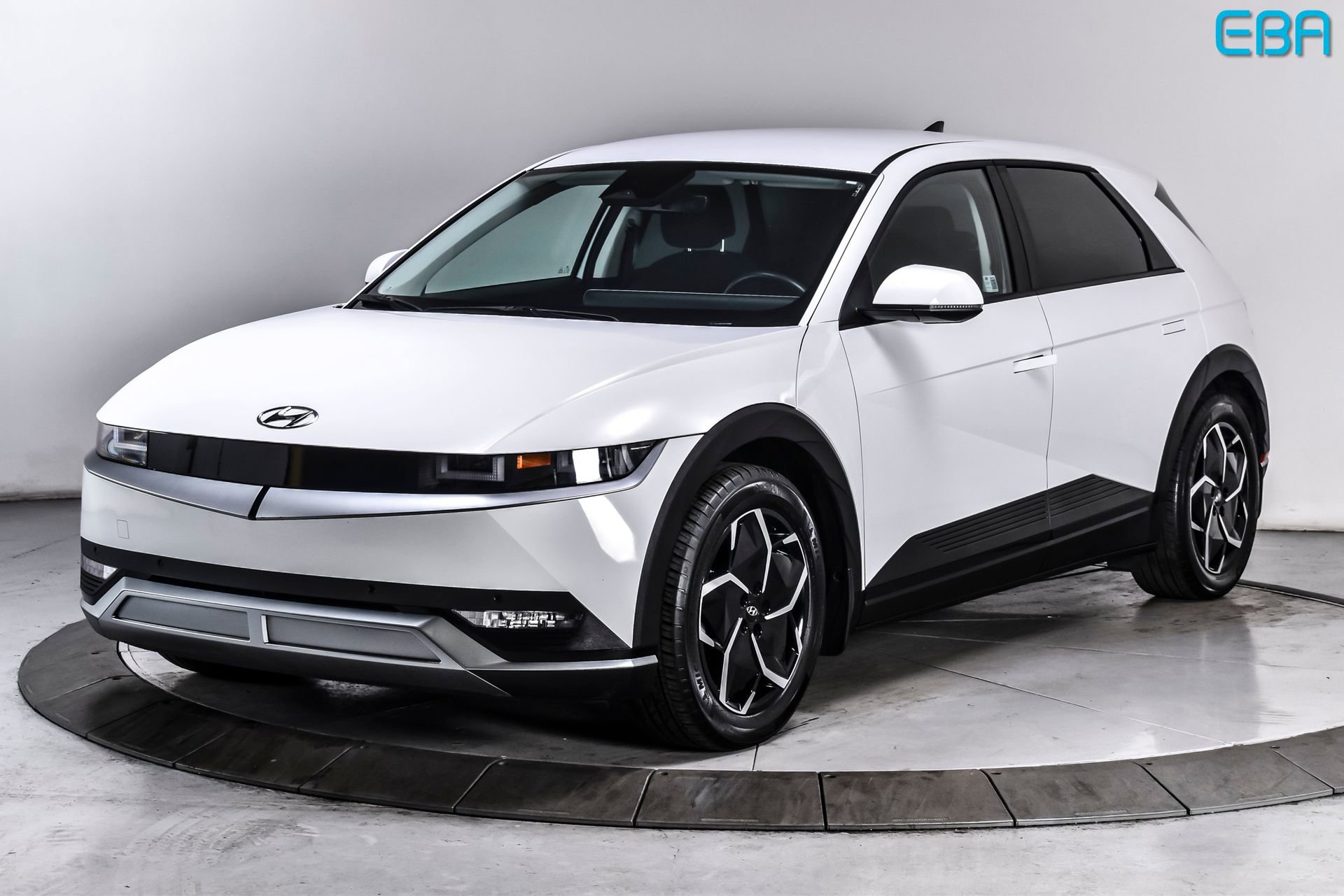 Used 2024 Hyundai Ioniq 5 SEL image 2