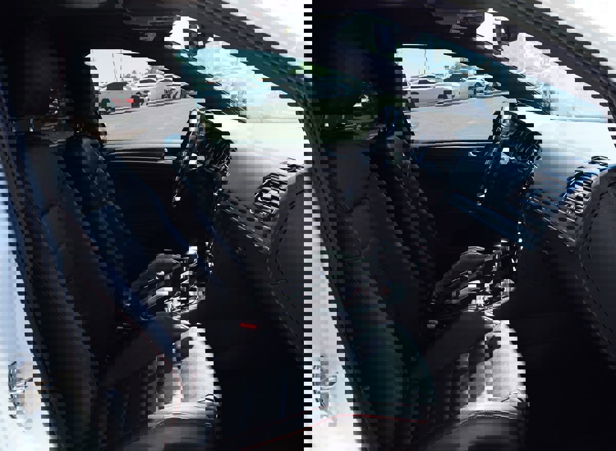 Used 2019 Volkswagen GTI SE w/ SE Experience Package image 35