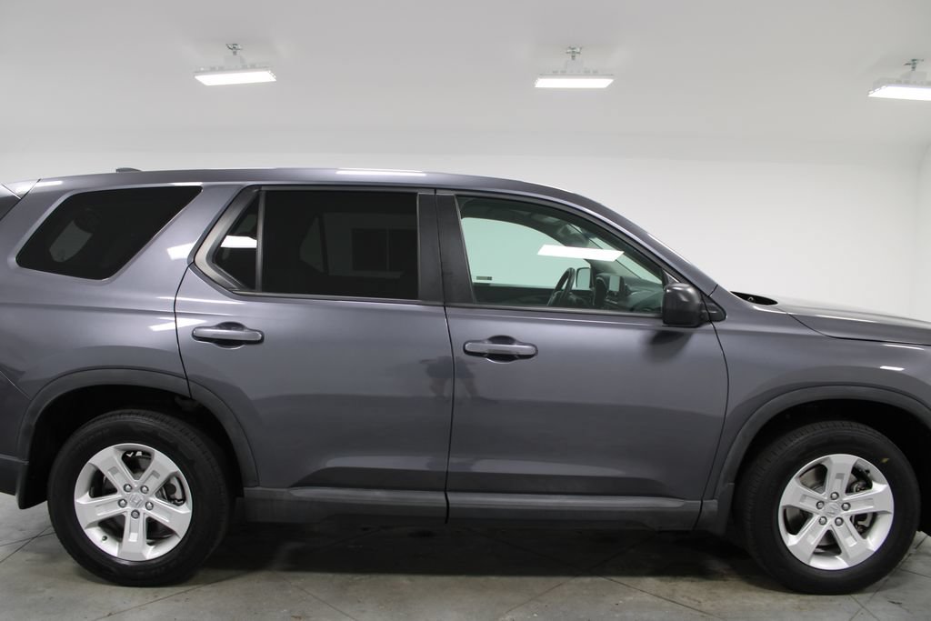 Used 2023 Honda Pilot LX image 11