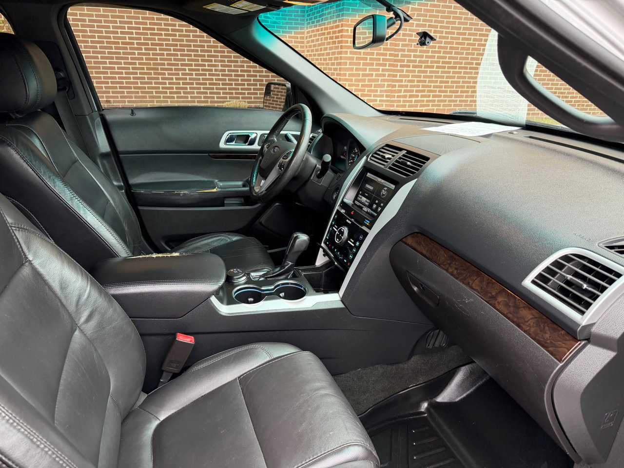 Used 2014 Ford Explorer Limited image 22