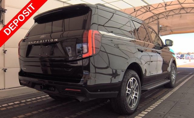 Used 2025 Ford Expedition Active image 4