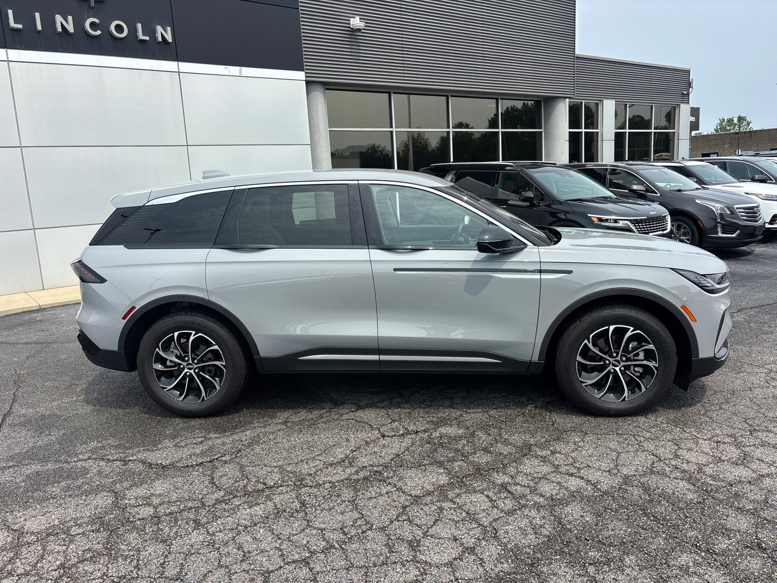 New 2026 Lincoln Nautilus Premier AWD/4WD image 8
