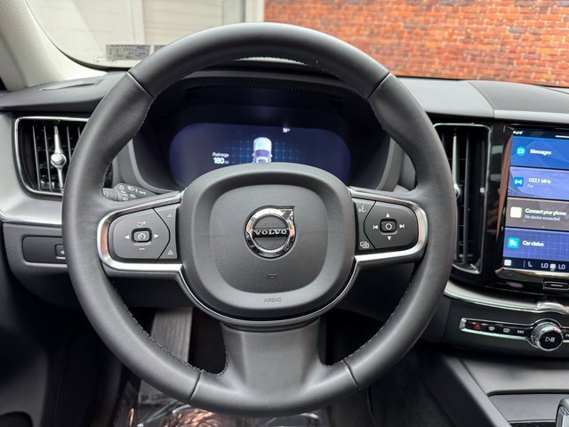 Used 2024 Volvo XC60 B5 Core image 14