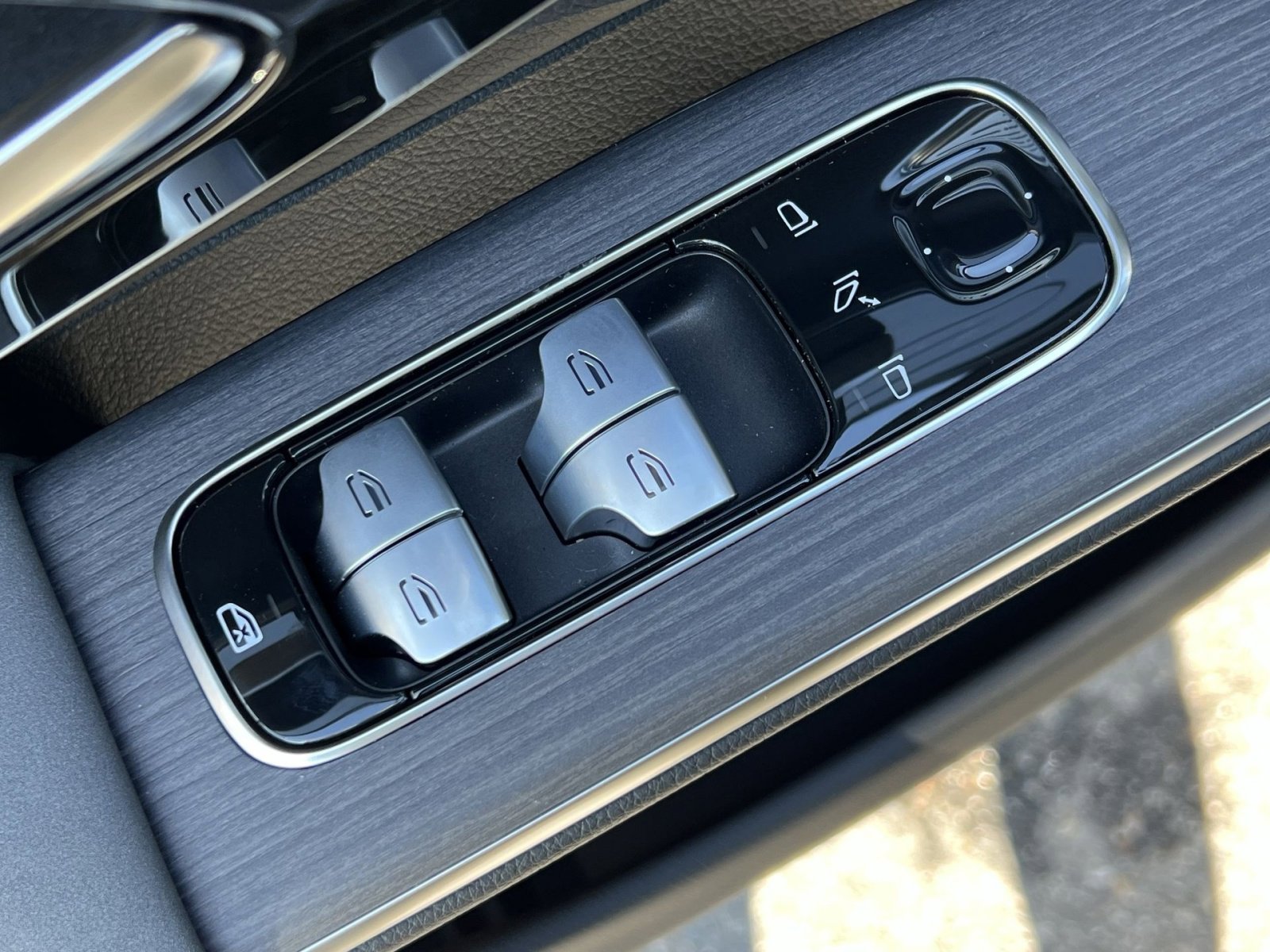 New 2026 Mercedes-Benz EQS 400 4MATIC SUV image 13