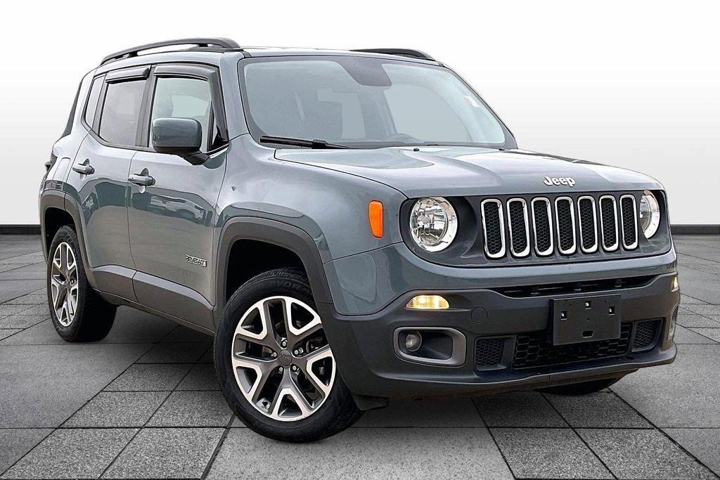 Used 2017 Jeep Renegade Latitude w/ Cold Weather Group AWD/4WD image 2