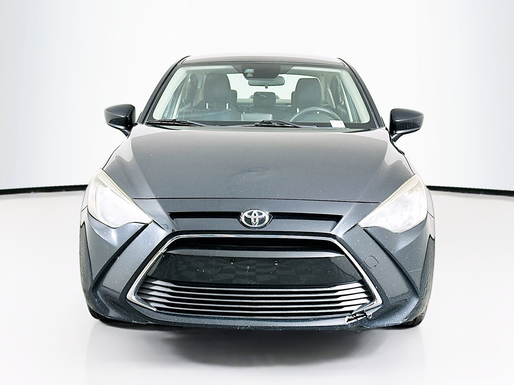 Used 2018 Toyota Yaris iA FWD image 2