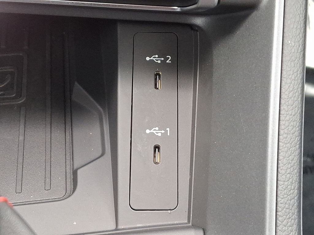 Certified 2025 Audi Q3 2.0T Premium Plus w/ Premium Plus Package image 27